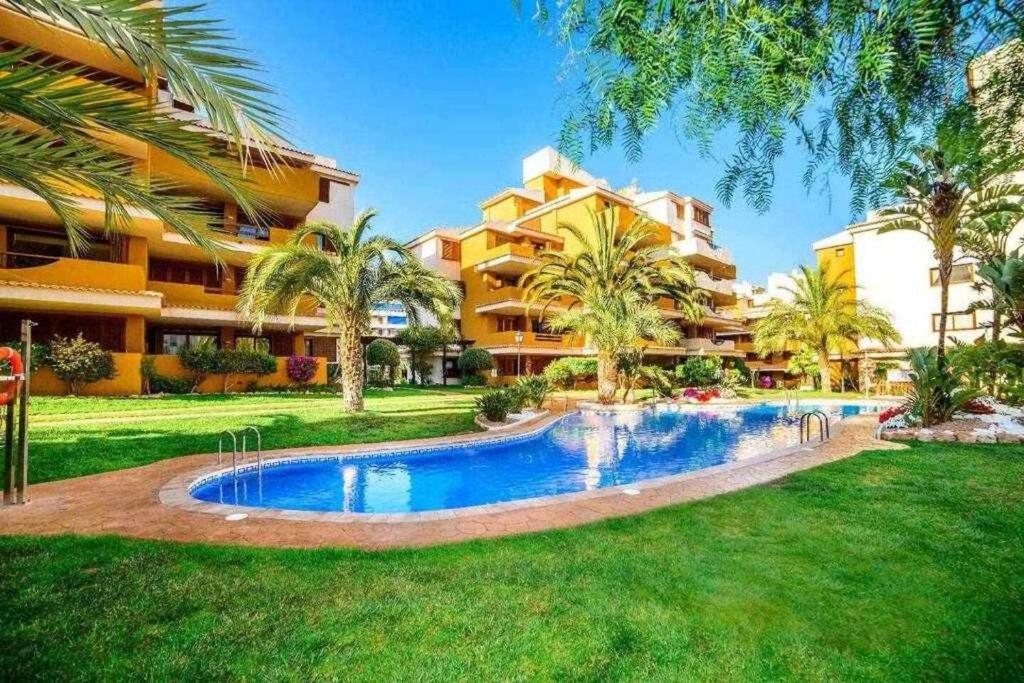 Bazén v ubytování Espanhouse Linda apartment nebo v jeho okolí