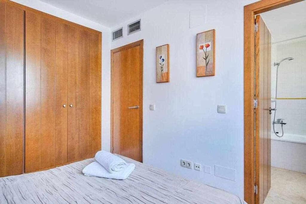 Postel nebo postele na pokoji v ubytování Espanhouse Linda apartment