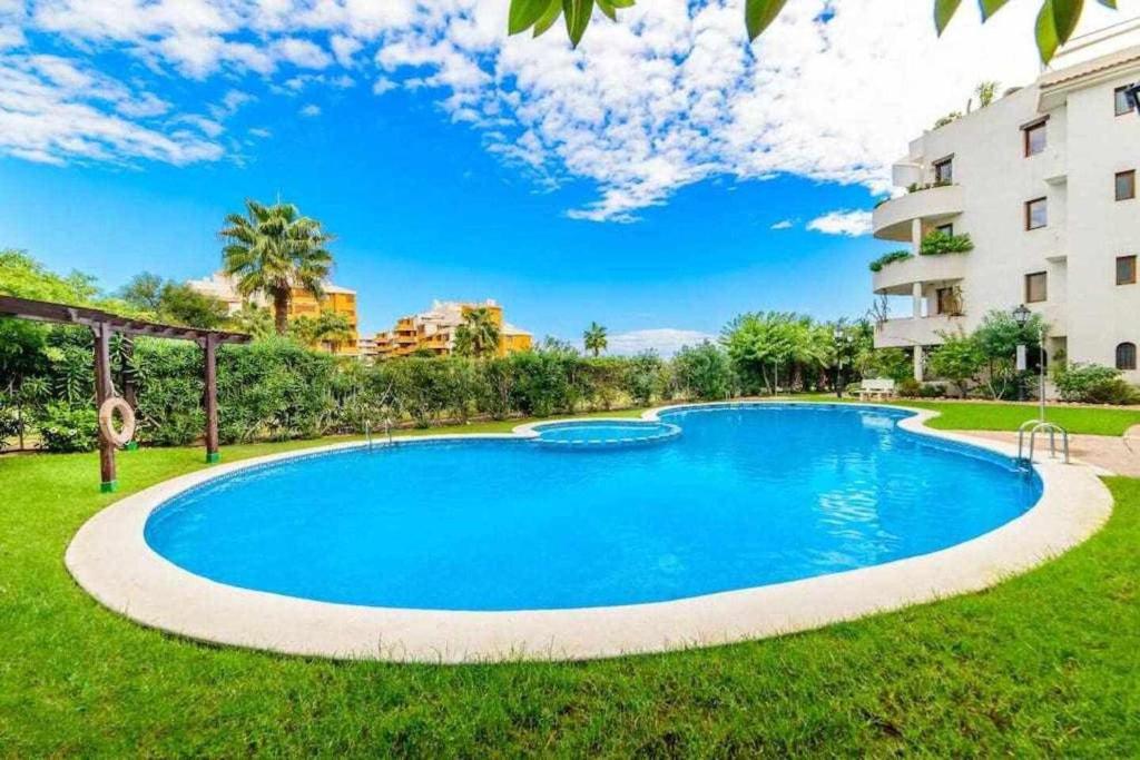 https://cf.bstatic.com/xdata/images/hotel/max1024x768/374090839.jpg?k=ae65a65d79ac56c2698d1201f1cb13cacea6a3e28d044618acd3fc4070e6ba60&o=&hp=1