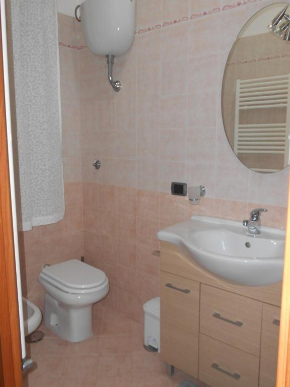Koupelna v ubytování Appartamento mare e monti Two