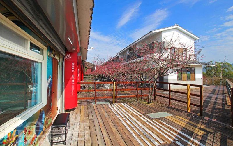 薄霧館樓中樓民宿評價、特色體驗、房價資訊、訂房連結 – 親切服務與山景休憩 - 照片 1