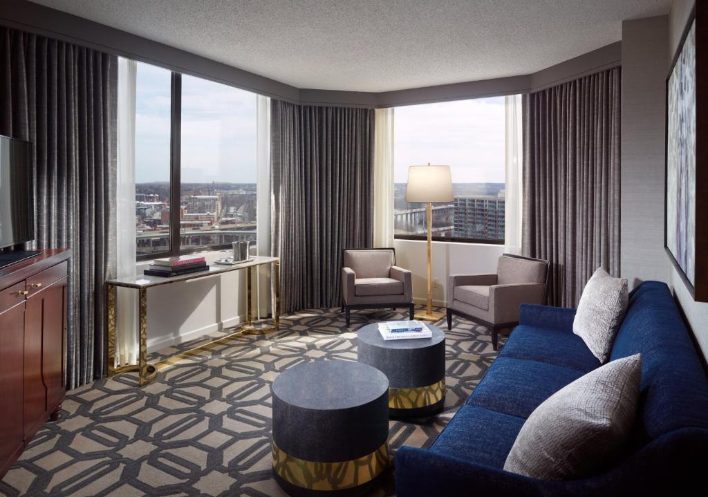 Omni Richmond Hotel - Spazioso Suite Esecutiva 1 Letto King