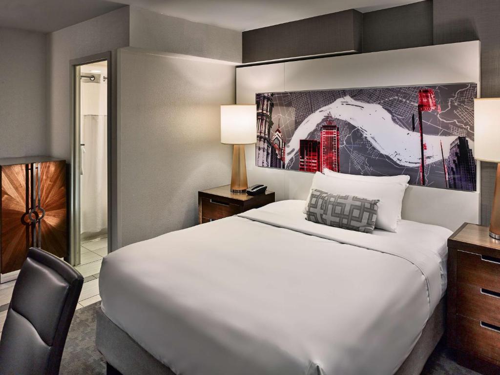 Sonesta Philadelphia Rittenhouse Square - Petite Room With 1 Queen Bed