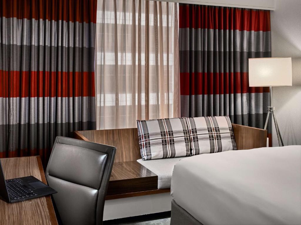 Sonesta Philadelphia Rittenhouse Square - Hearing Accessible - Deluxe King With Bath Tub