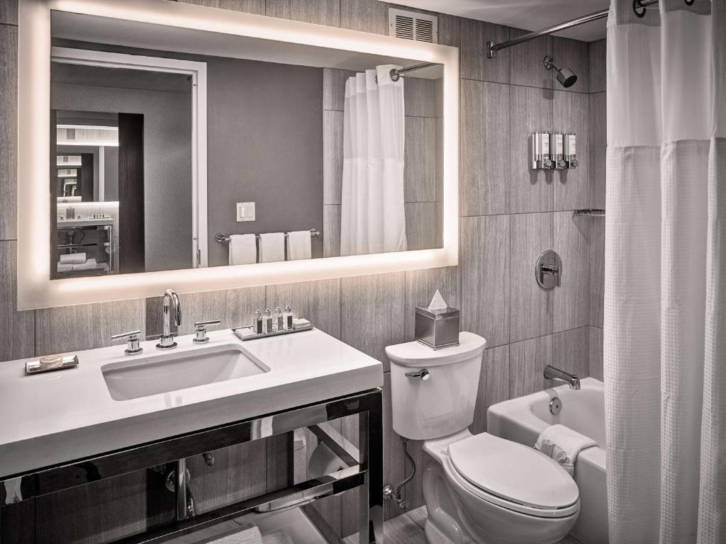 Sonesta Philadelphia Rittenhouse Square - Deluxe Room With Two Queen Beds