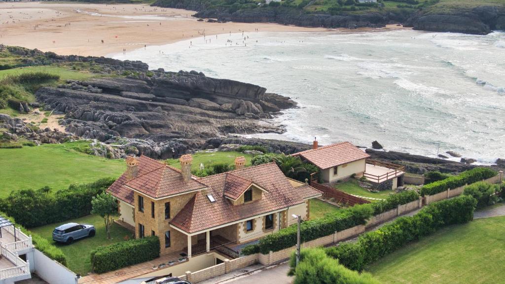 Skats uz naktsmītni La Casona de la Playa no putna lidojuma