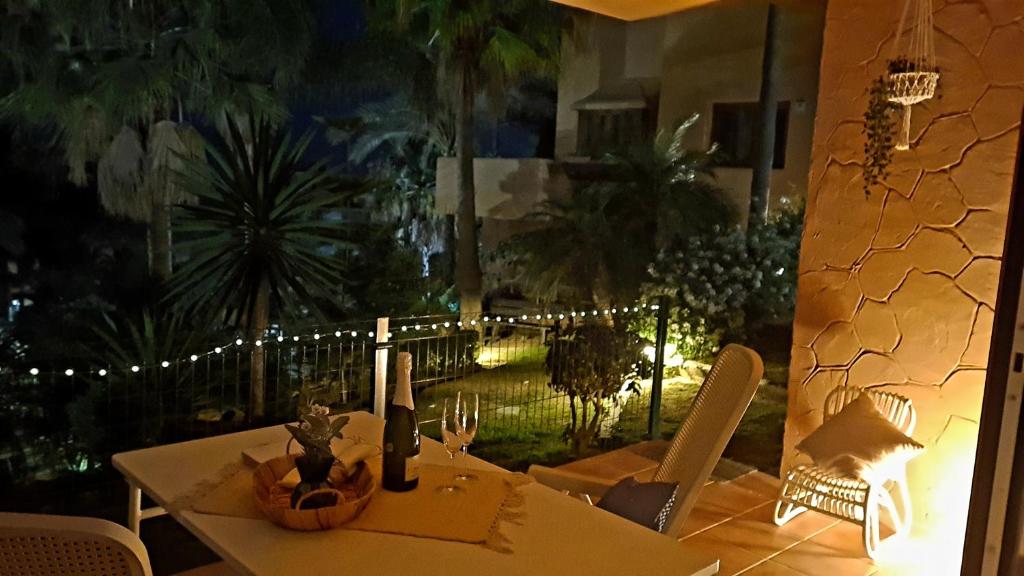 Vonkajšia záhrada v ubytovaní Garden Suite Beach & Relax