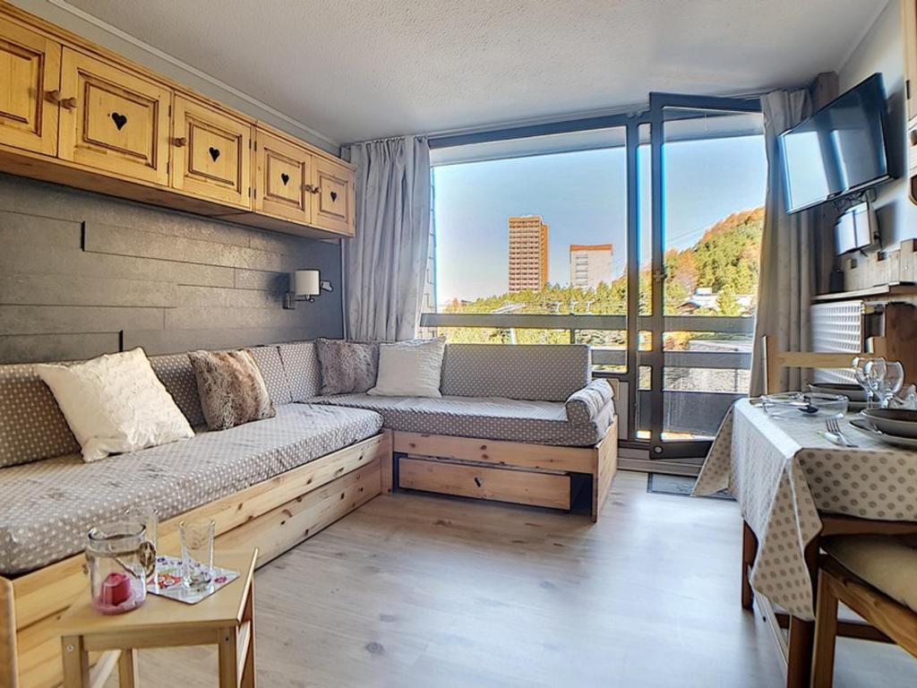 Studio rénové 2 pers. au pied des pistes avec balcon - FR-1-344-937