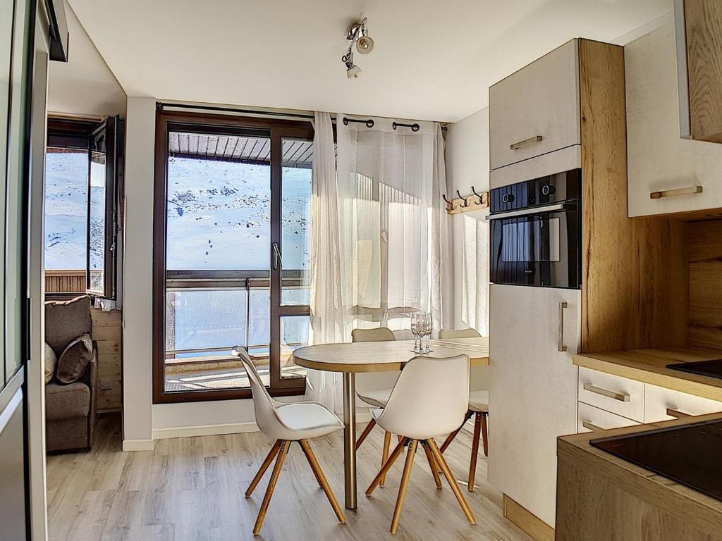 Appartement rénové avec coin montagne, accès pistes, balcon, WIFI - FR-1-344-976
