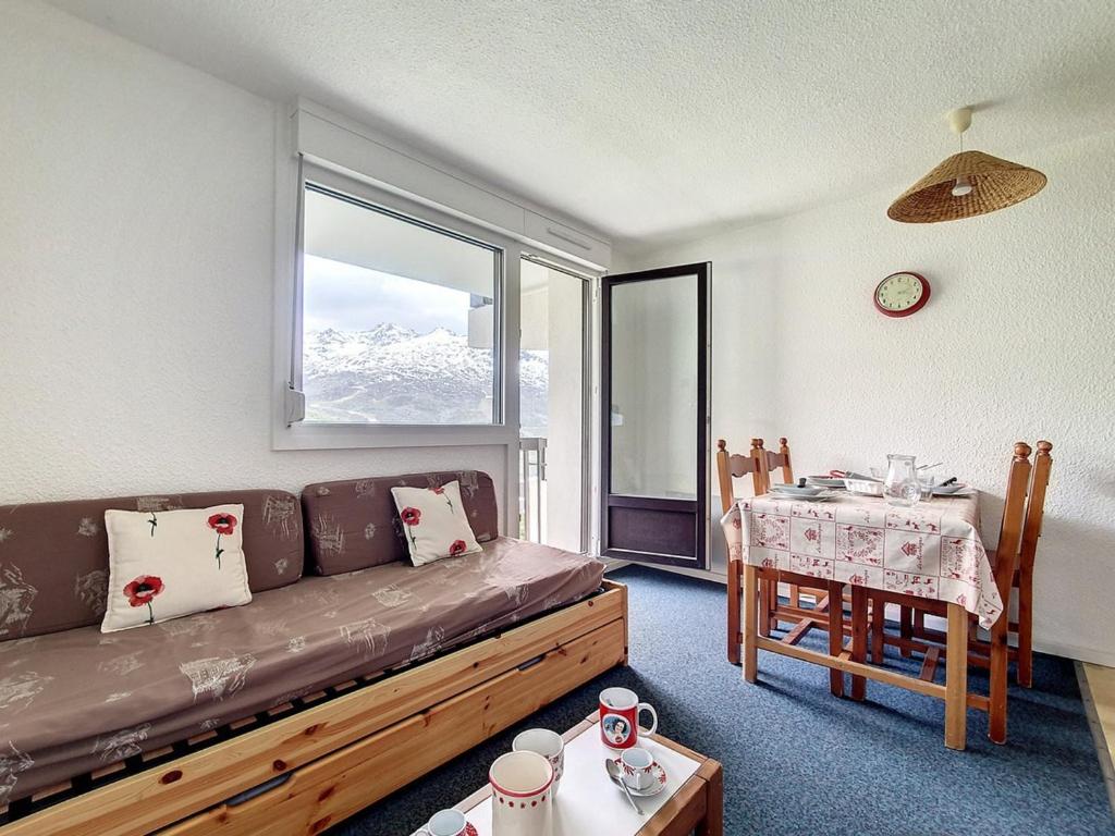 Studio rénové proche des pistes avec balcon - FR-1-344-1063