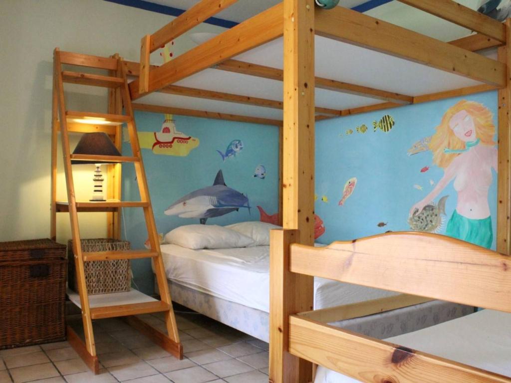Zdjęcie z galerii obiektu Maison Calme avec Jardin, Proche Plage et Pistes Cyclables - 6 Couchages - FR-1-246A-144 w mieście Saint-Georges-dʼOléron