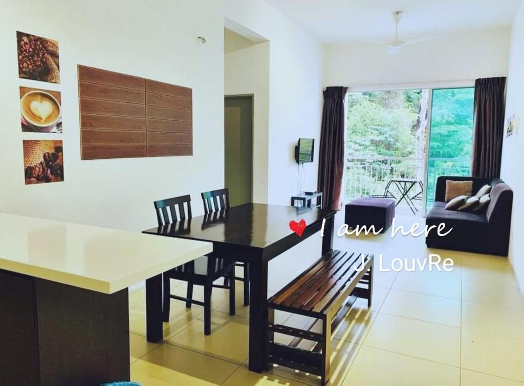 Golden Hills Pasar Malam 3 Bedroom Apartment J LouvRe - Three-Bedroom Apartment