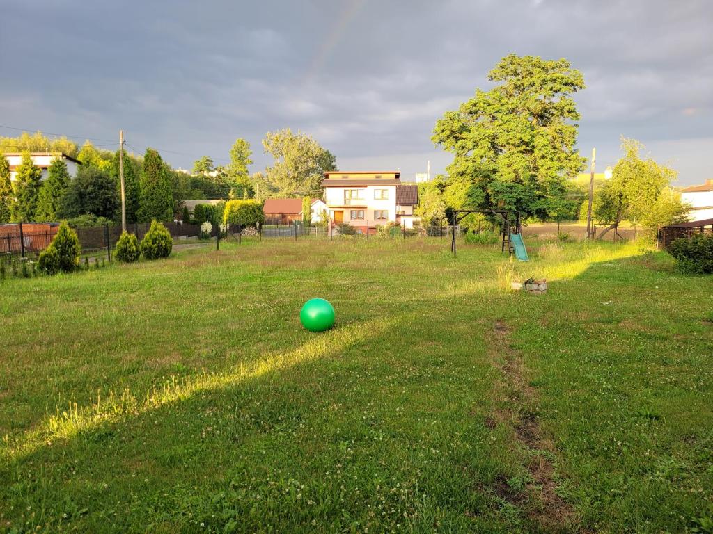 Vonkajšia záhrada v ubytovaní Wiejski Relax pod "Żelaznym szlakiem"