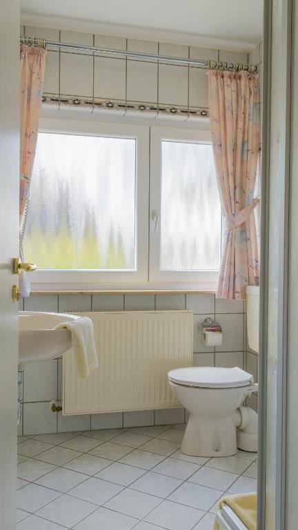 Koupelna v ubytování Hotel Schloessmann Garni