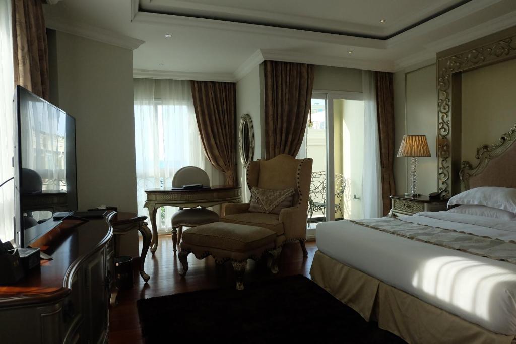 LK The Empress - Resim 9