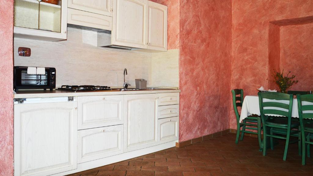 Kuchyňa alebo kuchynka v ubytovaní Agriturismo Monte Gusciani