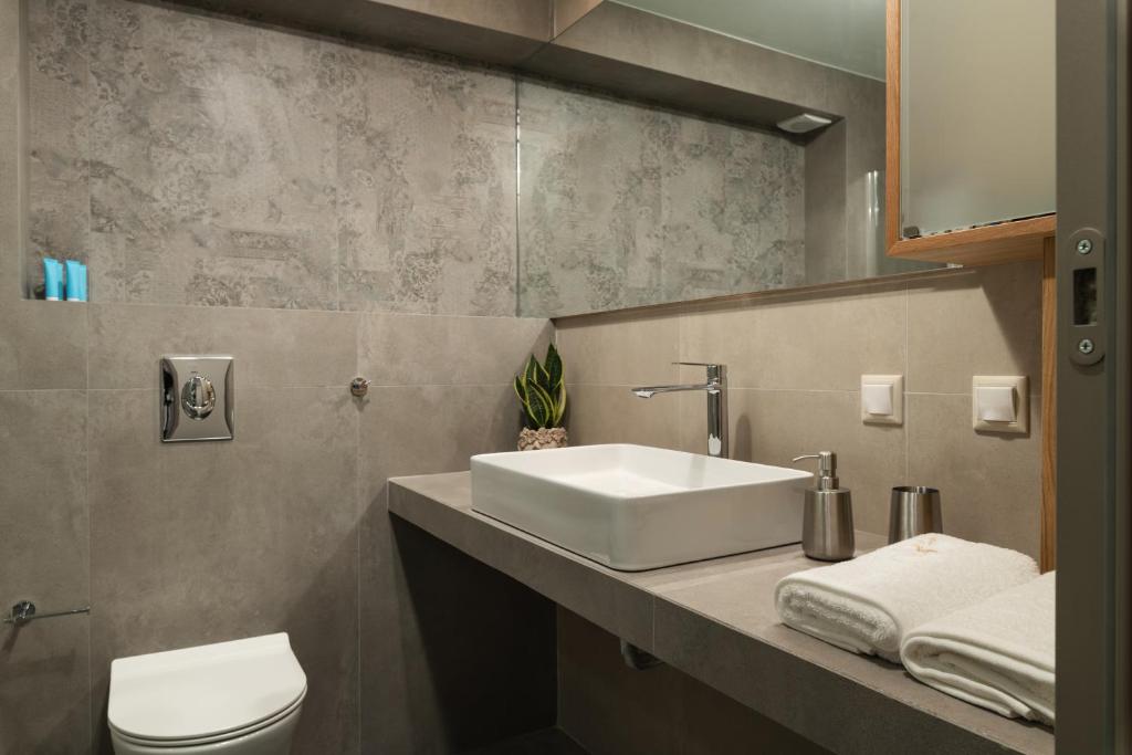 Łazienka w obiekcie Dimitra Central Apts