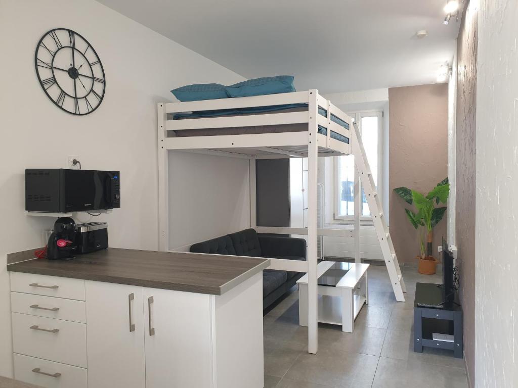 Les Cigalons - Housity