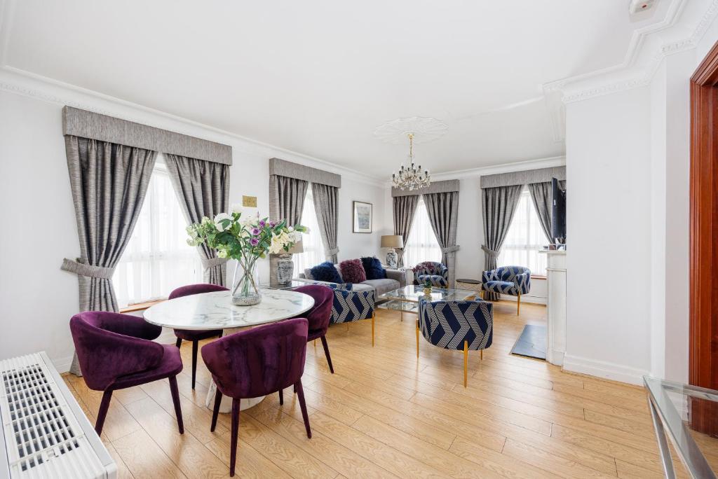 Posezení v ubytování CARLTON COURT - MAYFAIR
