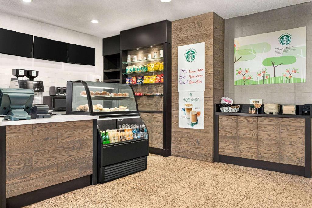 Ramada Plaza by Wyndham Niagara Falls - Resim 22