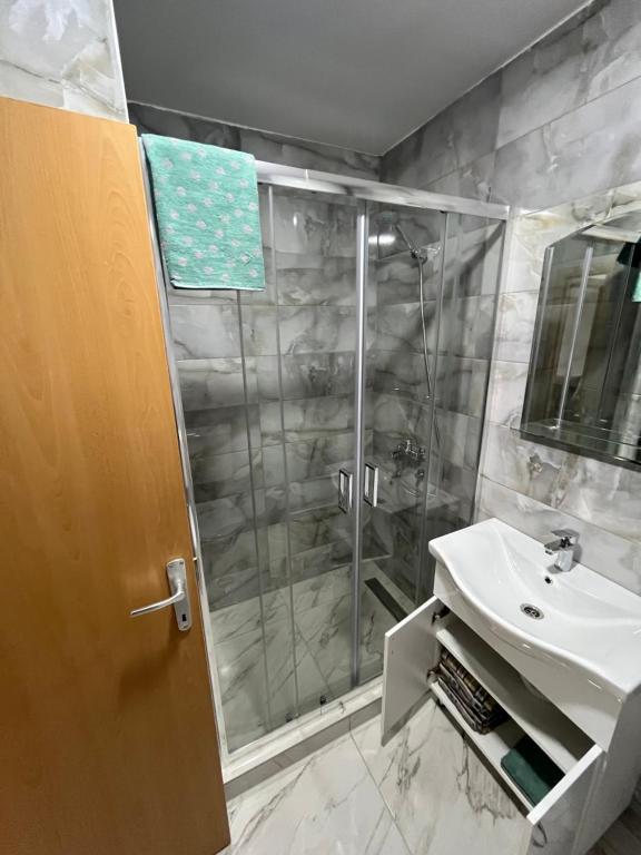 Koupelna v ubytování Apartmani Bogdana