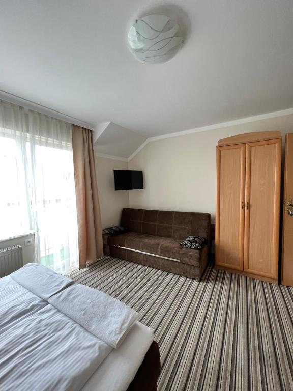 Villa Thomas - Triple Room With Balcony