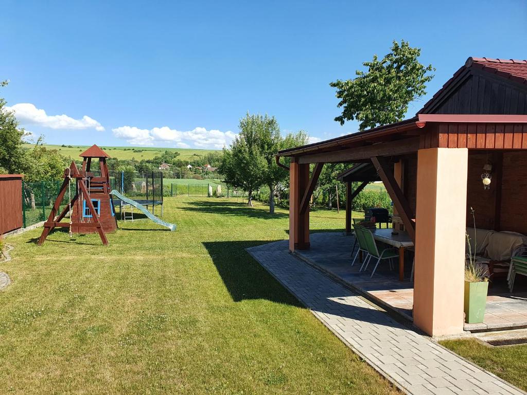 Herní místnost nebo prostor pro děti v ubytování Šarmír Apartmány