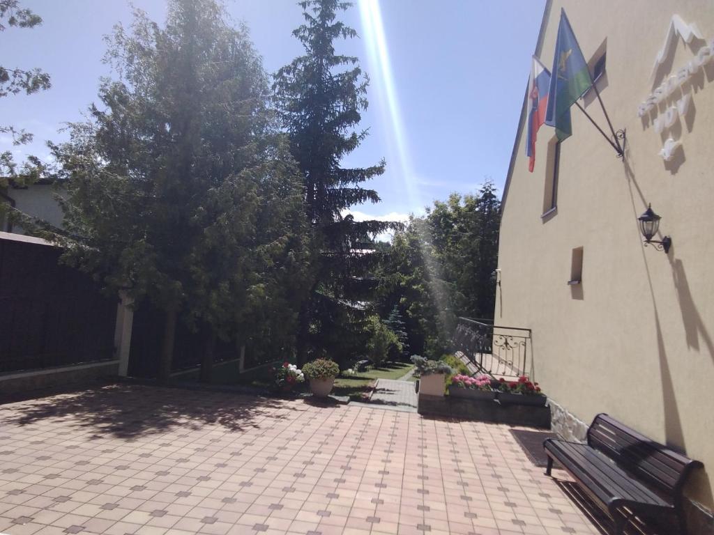 Budova, kde se vila nachází