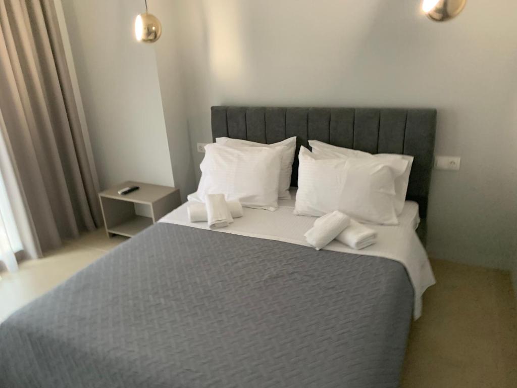 Posteľ alebo postele v izbe v ubytovaní CENTRAL URBAN LUXURY SEA VIEW APT SINCE 2009