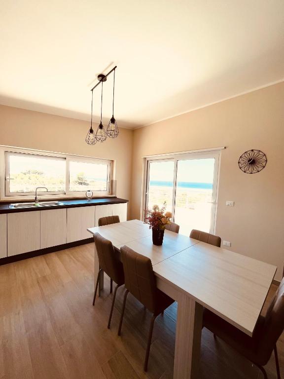 Kuchyňa alebo kuchynka v ubytovaní Villa Lombardo Luxury