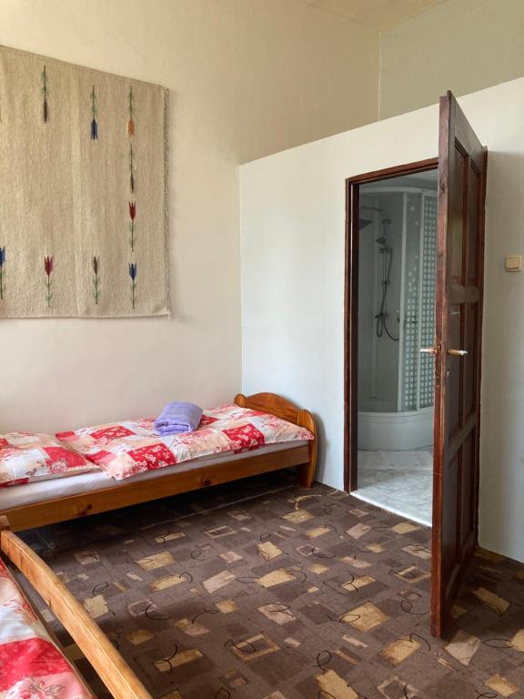 Stara Szkoła - Family Room With Private Bathroom