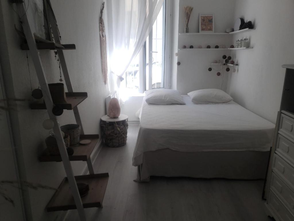Zdjęcie z galerii obiektu Appartement w mieście Tulon