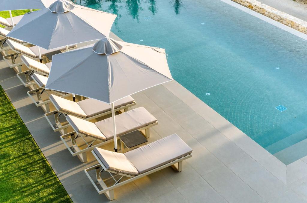 Bazén v ubytovaní Neoma Luxury Residence - Adults Only alebo v jeho blízkosti