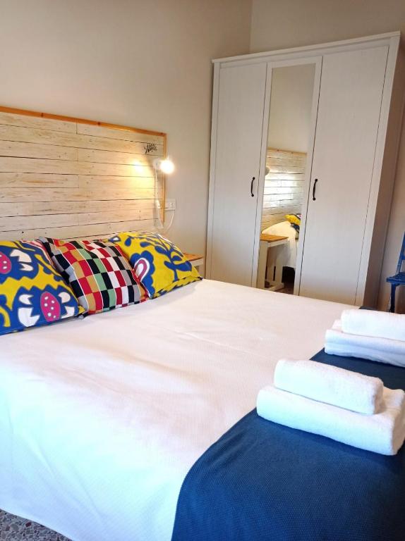 A bed or beds in a room at Casa de Antonio MURCHANTE