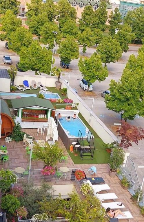 Piscina a Palace Hotel & SPA La CONCHIGLIA D' ORO o a prop