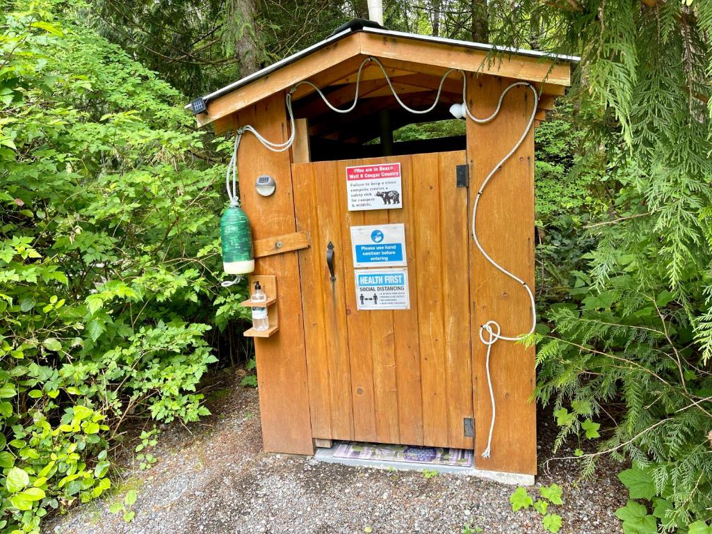 Fotografie z fotogalerie ubytování So Damn Lucky Glamping v destinaci Ucluelet