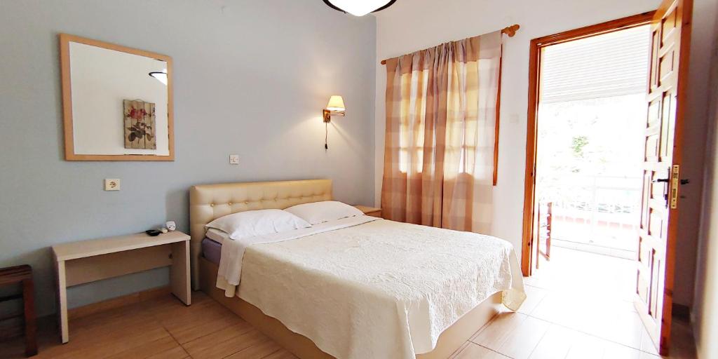 Efrosini Hotel Apartments & Studios - 1