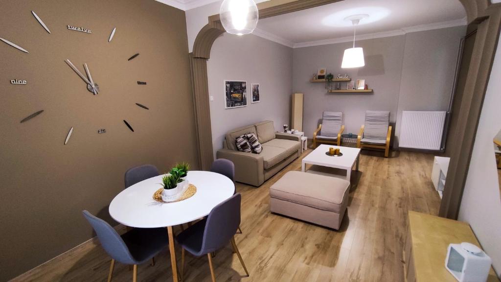 Posedenie v ubytovaní Project Leni 239
