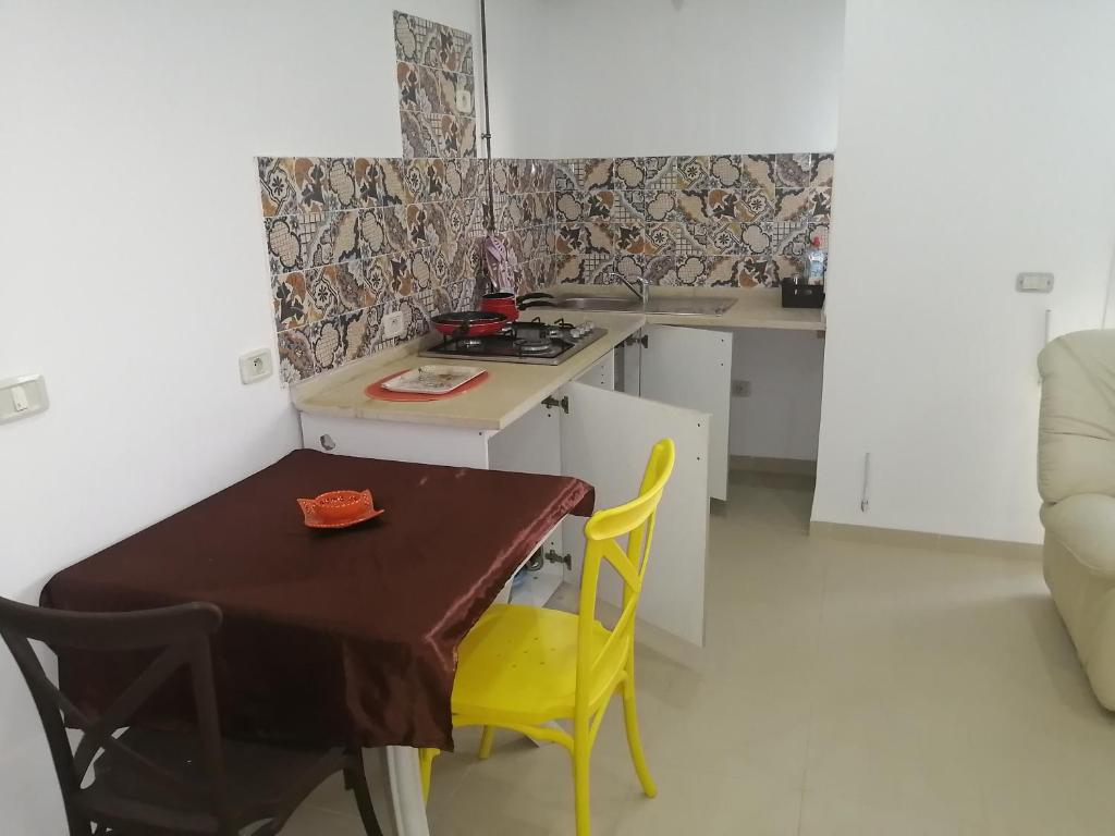 Kuchyň nebo kuchyňský kout v ubytování S+2 climatisé vue mer