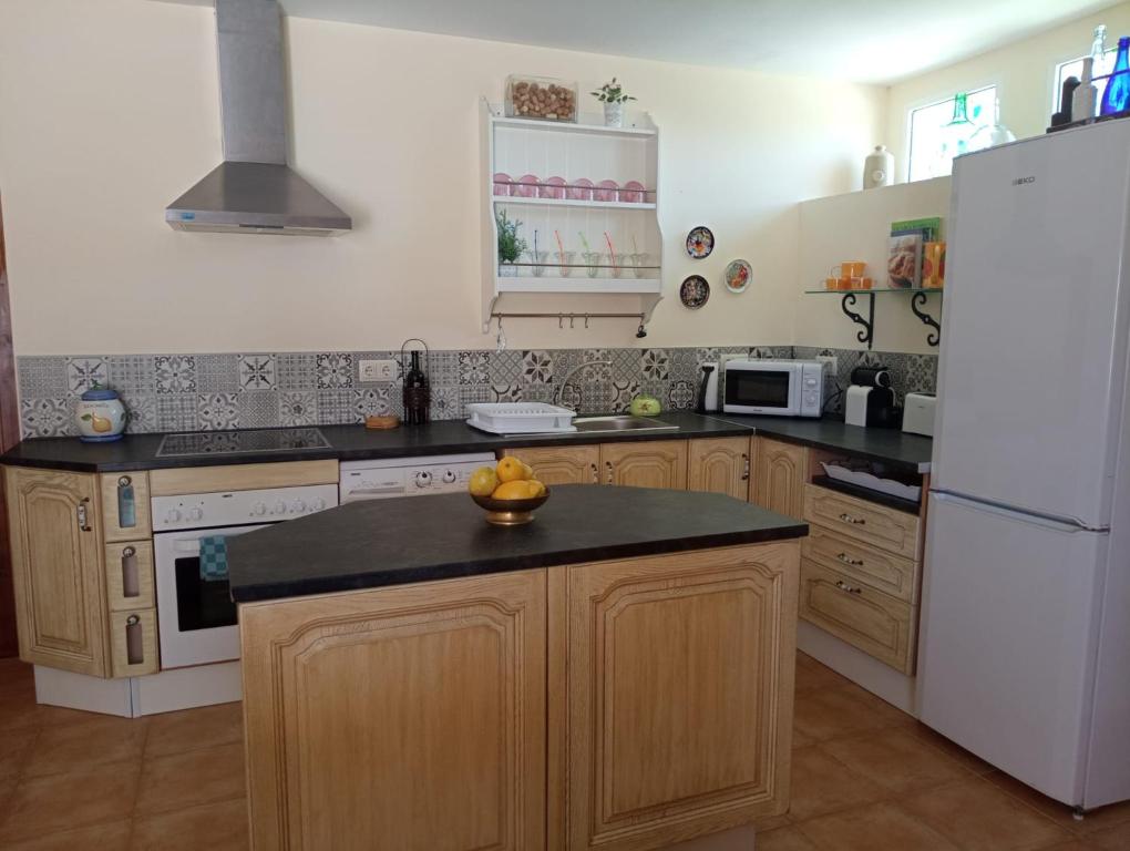 Kuchnia lub aneks kuchenny w obiekcie Home Benitez Pizarra