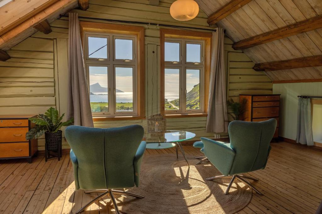 Posezení v ubytování Feriehus med flott havutsikt ved Hauklandstranden