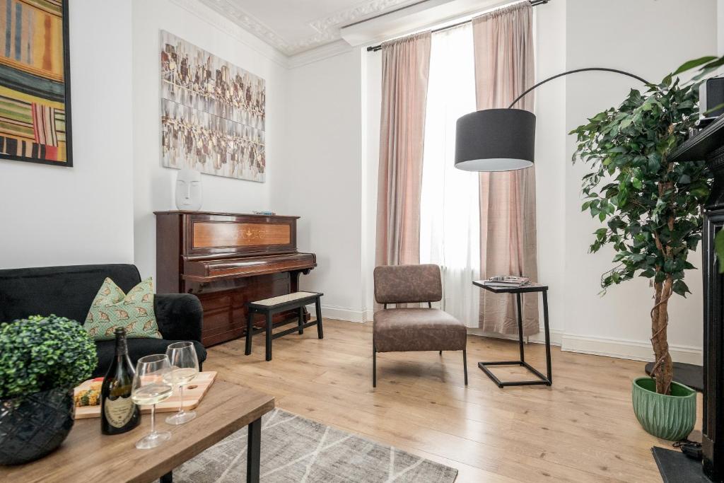 آپارتمان 3 تخته شیک در کنزینگتون المپیا - Elegant 3Bed Apartment in Kensington Olympia، آپارتمان 3 تخته شیک در کنزینگتون المپیا