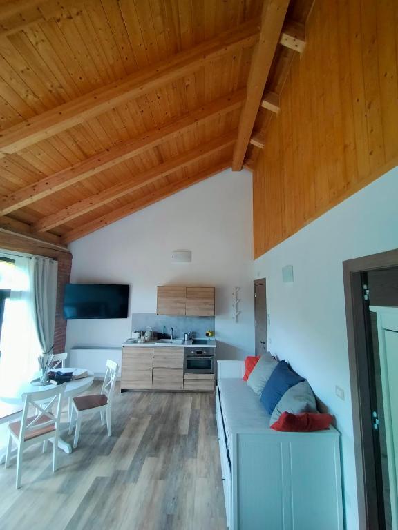 TV a/nebo společenská místnost v ubytování Cascina Ghitin Relais