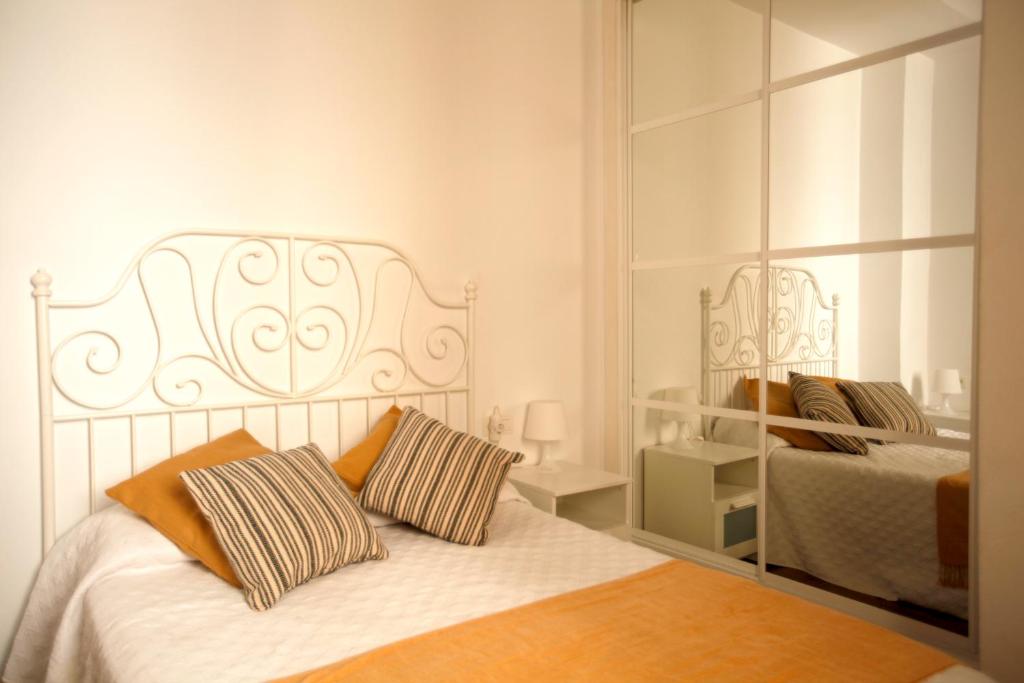 Rustic & Nice Apartment in Malaga Center - Apartamento De Dos Dormitorios