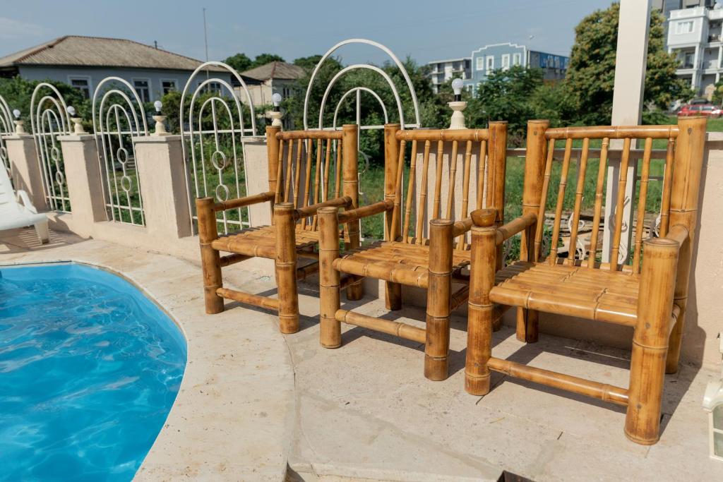Bazén v ubytování Guest House Sofia nebo v jeho okolí