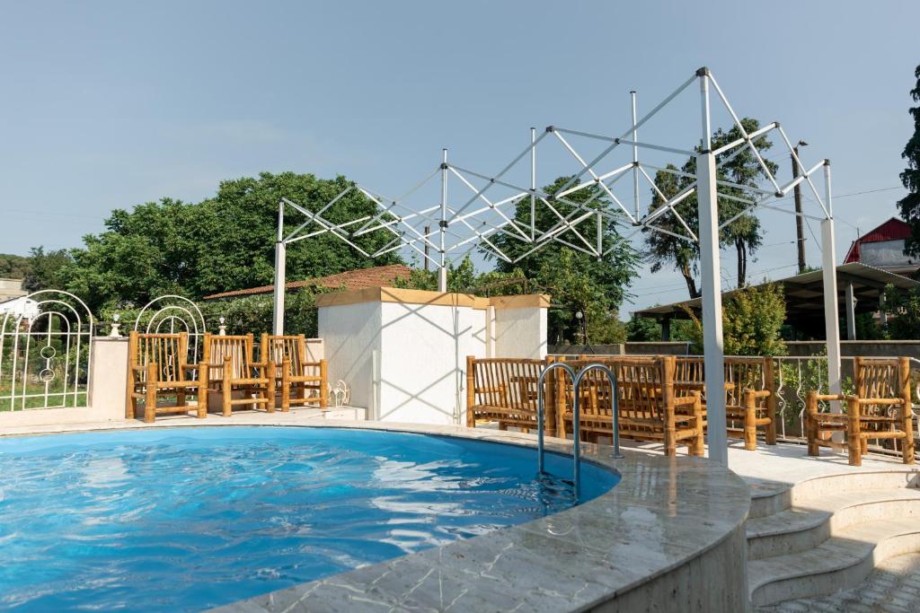 Bazén v ubytování Guest House Sofia nebo v jeho okolí
