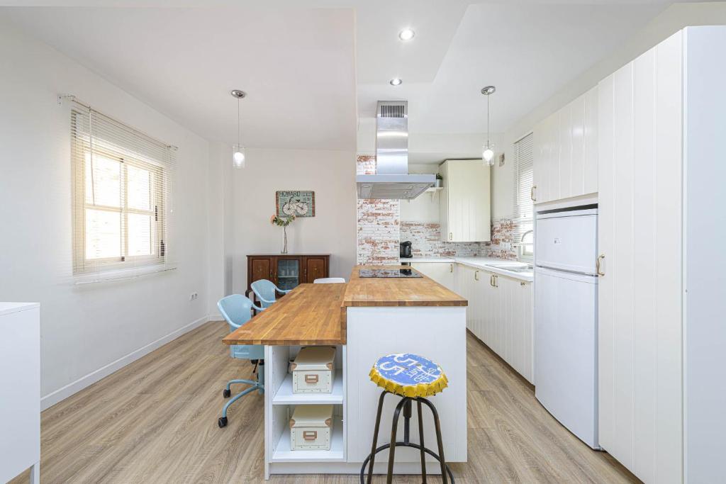 Kuchnia lub aneks kuchenny w obiekcie WintoWinRentals Genial Apartamento, Céntrico y Silencioso