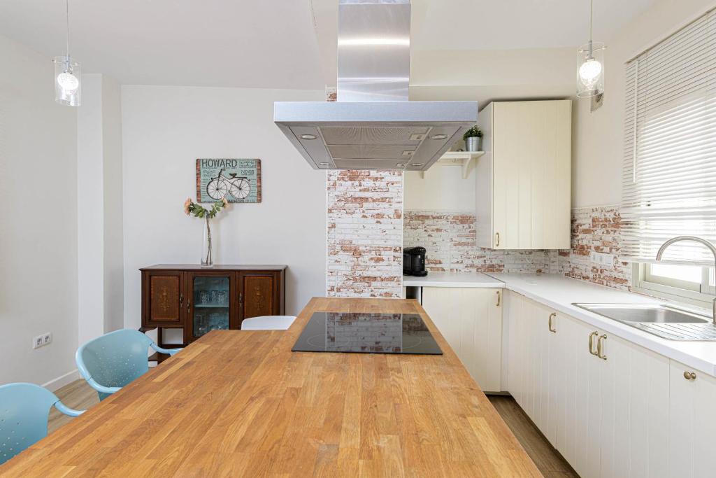 Kuchnia lub aneks kuchenny w obiekcie WintoWinRentals Genial Apartamento, Céntrico y Silencioso