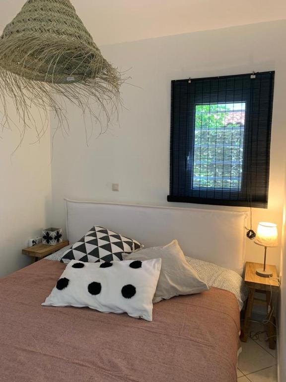 Postel nebo postele na pokoji v ubytování Agapi home