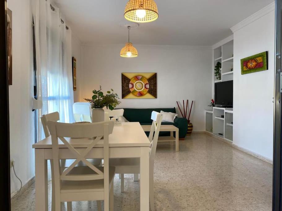Precioso piso duplex en la Bahia de Cadiz para 5 plazas, Puerto Real –  Precios actualizados 2023